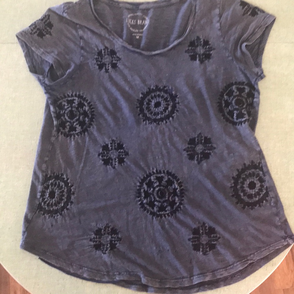 SOLD Lucky brand tee 🍀 mandalas